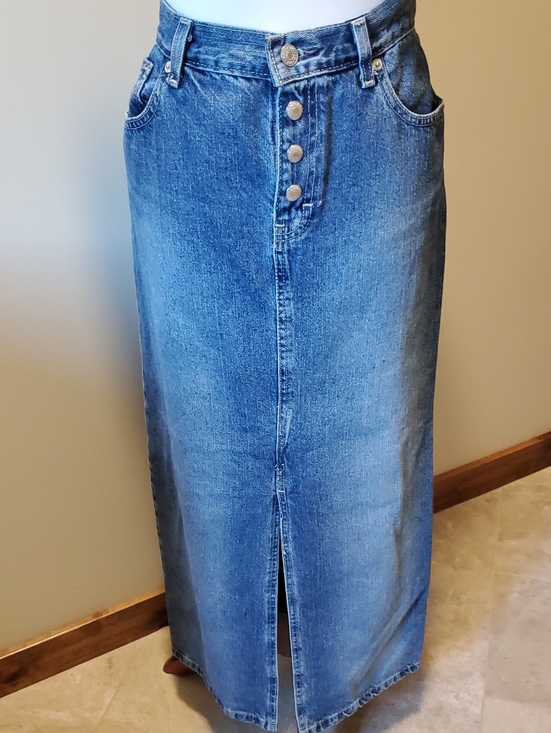 Tommy Hilfiger Dresses & Skirts - Tommy Hilfiger Jeans Denim Skirt with Signature Label